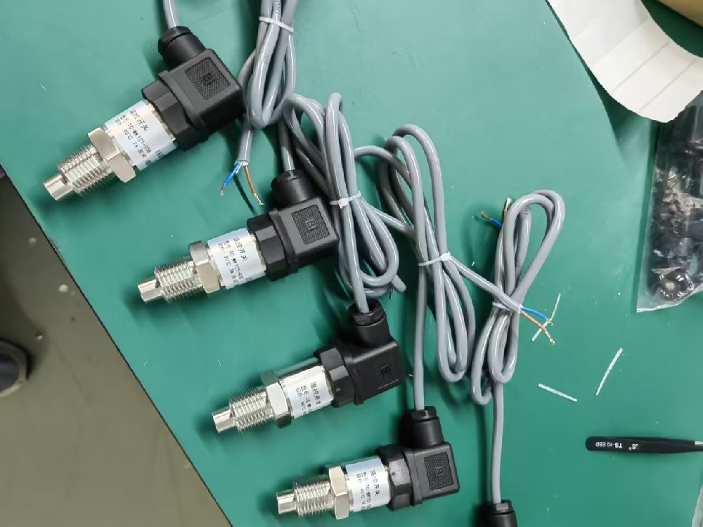 热电偶能够遭受的最大压力是几多？？在高压情形下是否会影响丈量准确性？？