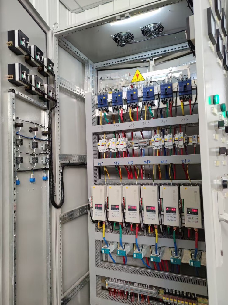 电力调解器的线性度怎样？？在调理历程中，，，，，，输出与输入是否坚持优异的线性关系？？