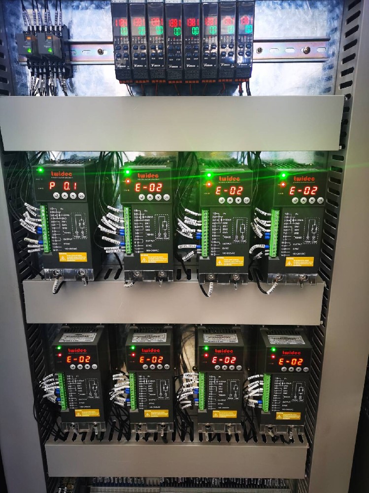 电力调解器输出电压过低的缘故原由息争决步伐有哪些？？？