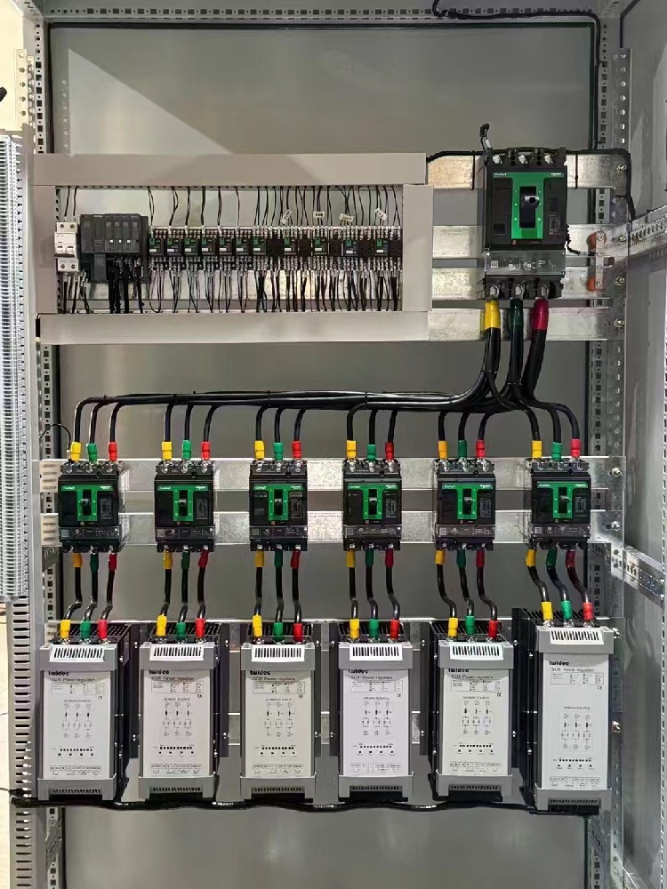 生物能源发电项目中，，，，，，电力调解器怎样顺应其不稳固的电力输出特征？？？？？？