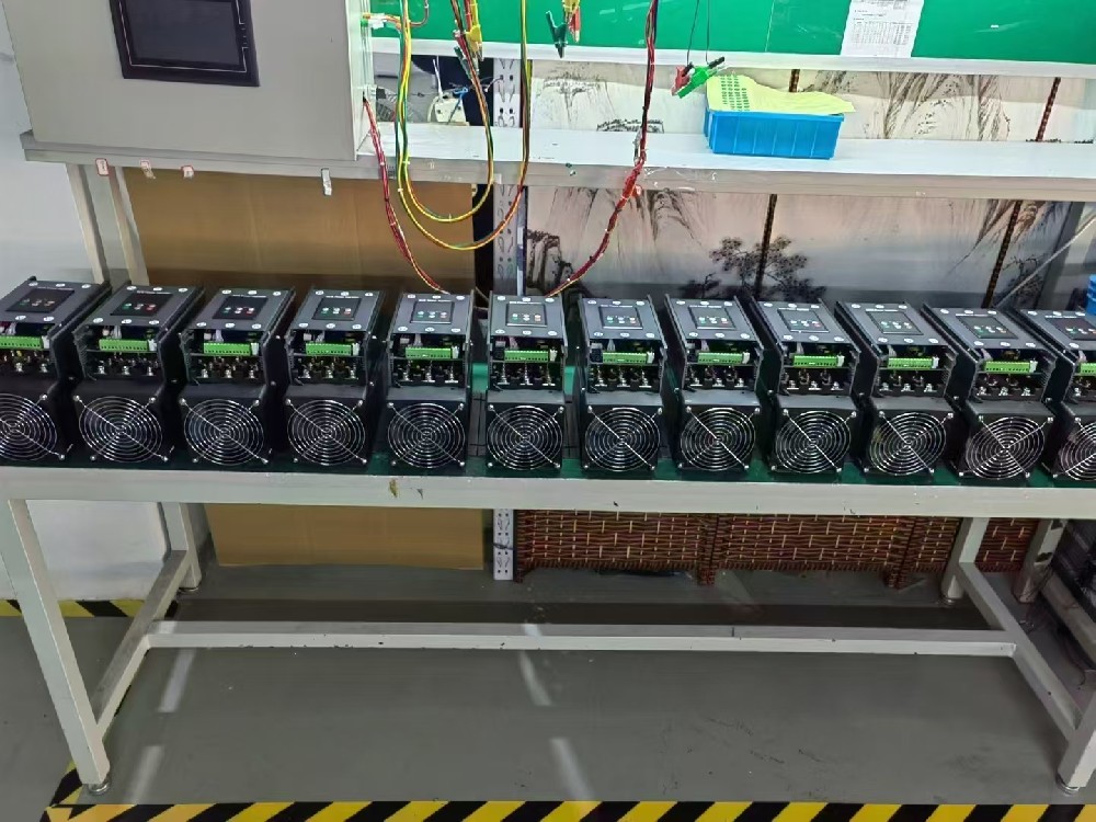 毗连电力调解器的线缆老化，，在不替换线缆的情形下，，能否接纳暂时步伐继续清静使用电力调解器？？？？？