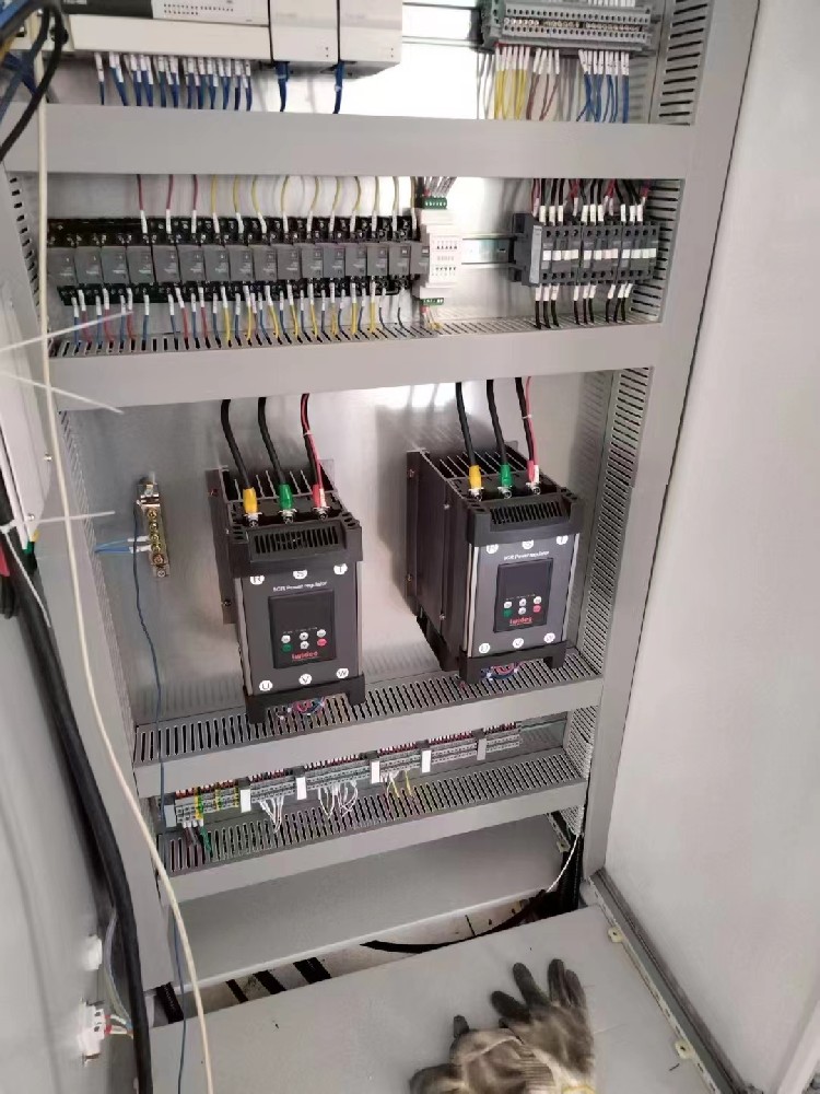 电力调解器在运行中误触紧迫阻止按钮，，，，，恢复正常运行需要举行哪些操作和检查？？？