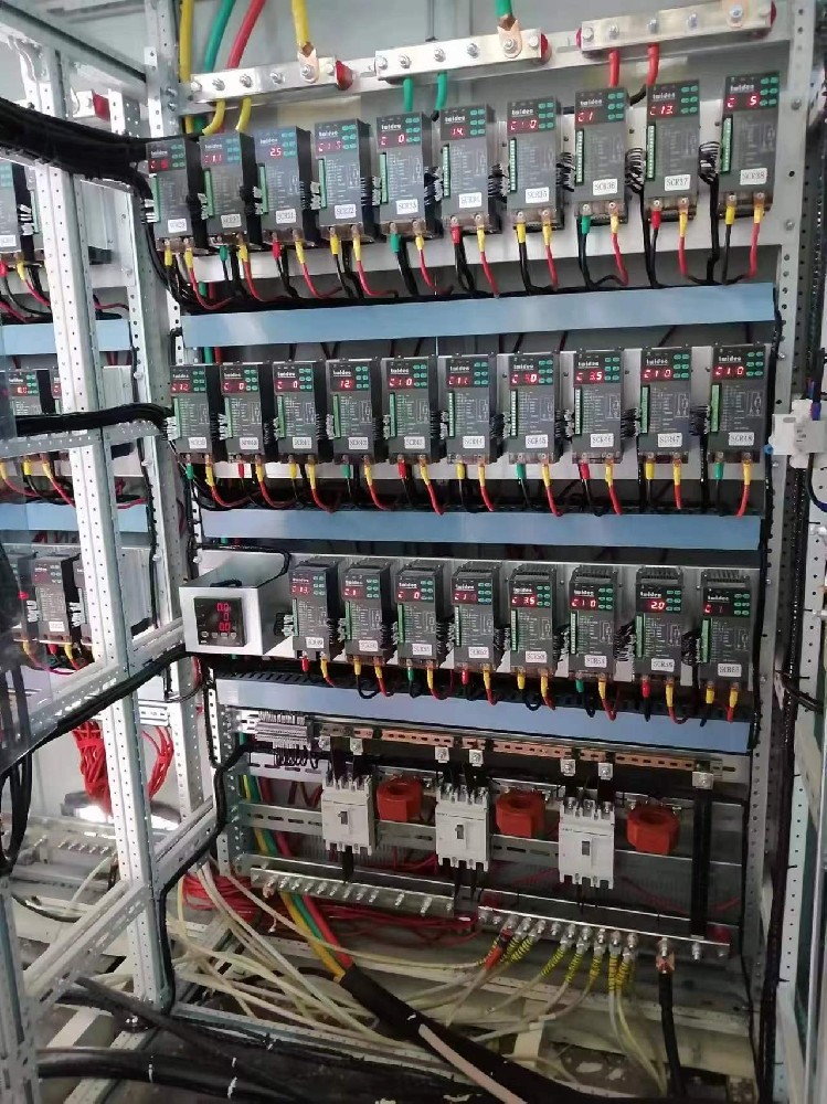 炸裂！不起眼的温控，，，，竟藏着让工业装备产能暴涨 10 倍的神秘